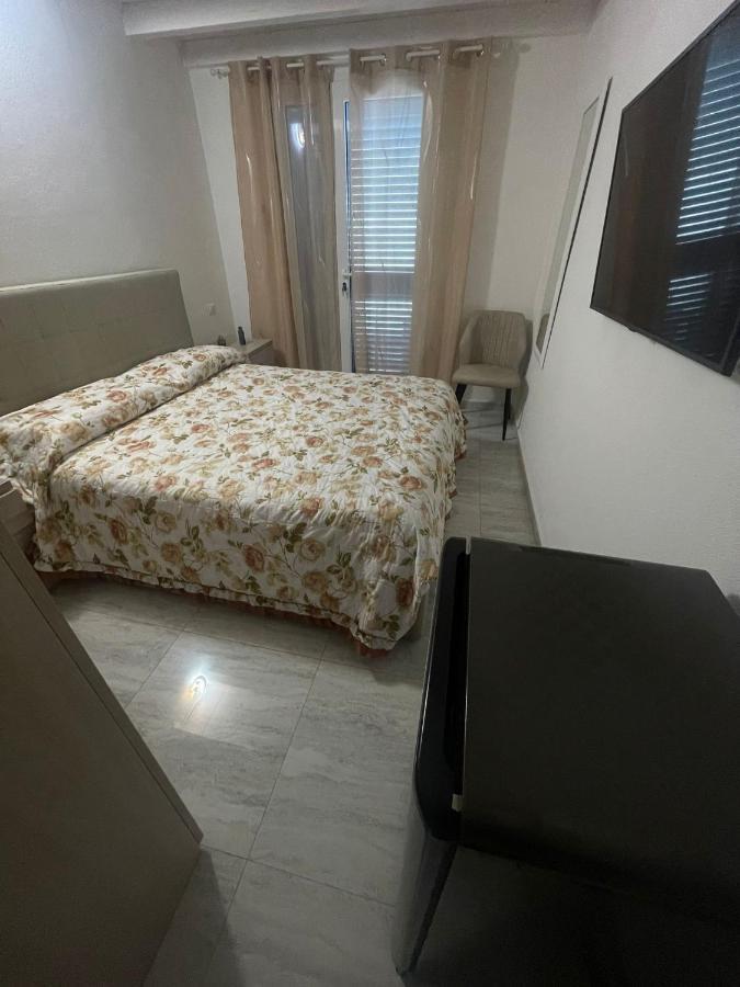 La Perla Del Mare 2 Bed & Breakfast La Caletta Eksteriør bilde