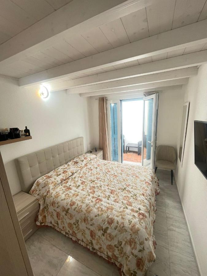 La Perla Del Mare 2 Bed & Breakfast La Caletta Eksteriør bilde
