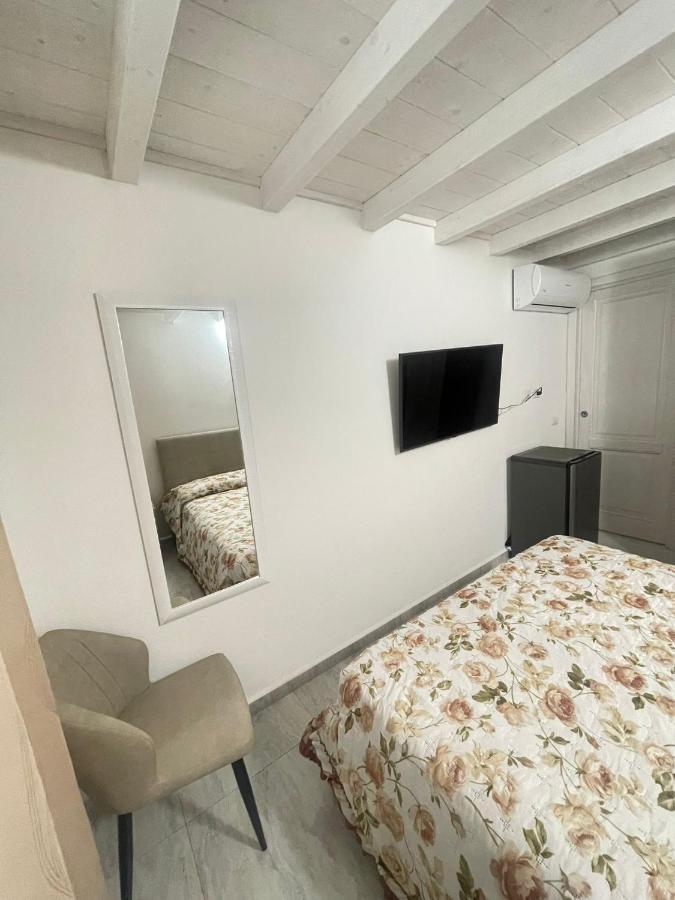 La Perla Del Mare 2 Bed & Breakfast La Caletta Eksteriør bilde